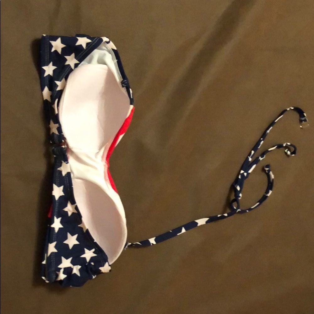 Bathing suits - Picture 4 of 5